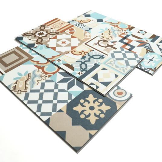 Présentation produit : dalles PVC Clipsables Mix and Match à motifs carreaux de ciment