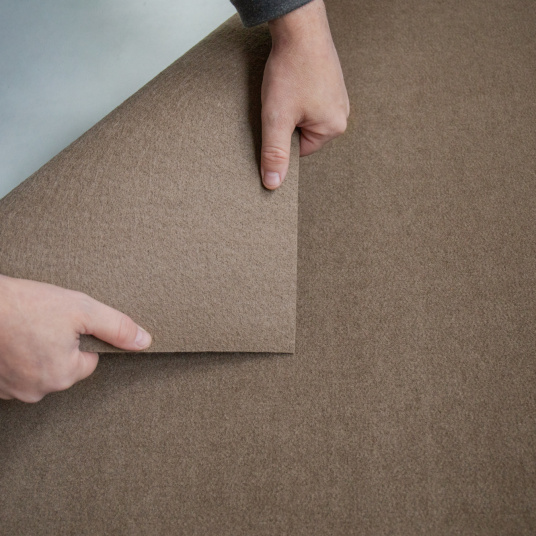 Structure arrière de la moquette professionnelle Revexpo Taupe