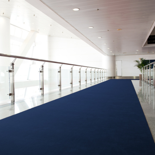 Moquette filmée Stand Event - Bleu nuit - couloir
