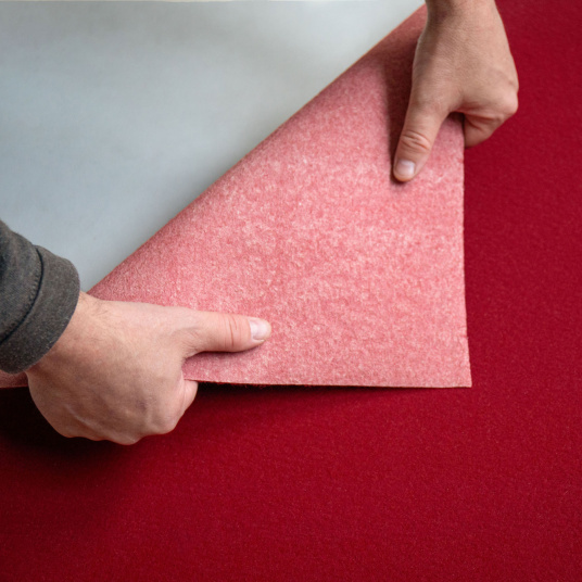 Moquette filmée Stand Event Bordeaux sous chaussures, solution temporaire pour vue de l'envers