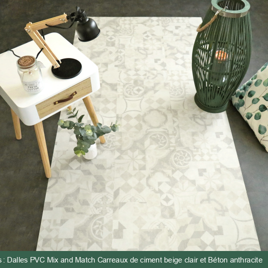 Vue déco d’un intérieur avec les dalles clipsables Mix and Match - Carreaux de ciment beige clair et béton anthracite