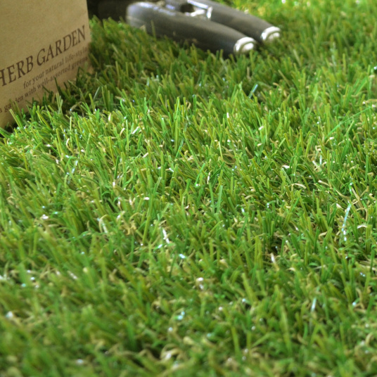 Détail des fibres C-Shape du gazon Botanic Garden - 40mm, texture épaisse et souple