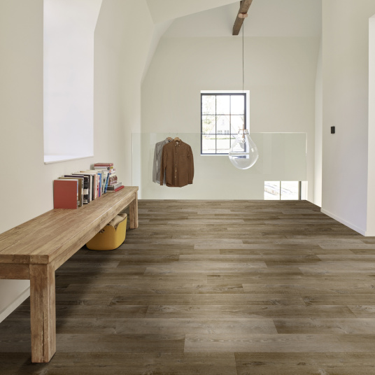 Sol Vinyle Textile Black Edition - Aspect parquet chêne brun - couloir