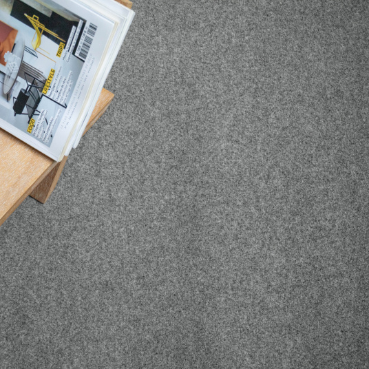 Moquette velours ras Orotex Revexpo Gris moyen pour aménagement de stand