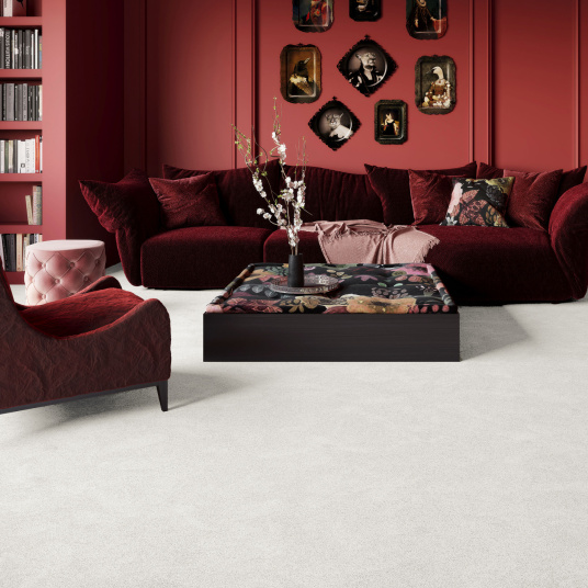 Moquette Pulse Blanc crème pensée pour une pièce dédiée au confort, avec une texture luxueuse et une atmosphère accueillante