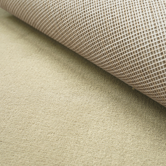 Tapis sur mesure Sylon crème retourné montrant l'envers