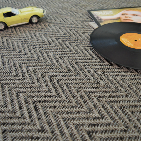 Tapis intérieur / extérieur Java Chevron silver galon anthracite - zoom