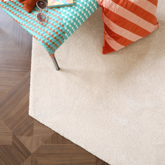 Tapis hexagonal en matière recyclée Re-life beige nude - vue du dessus