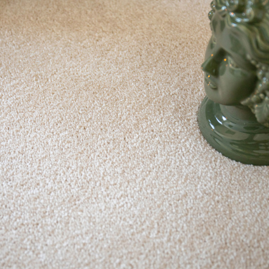 Moquette Select Écru – focus sur la teinte naturelle et les fibres résistantes
