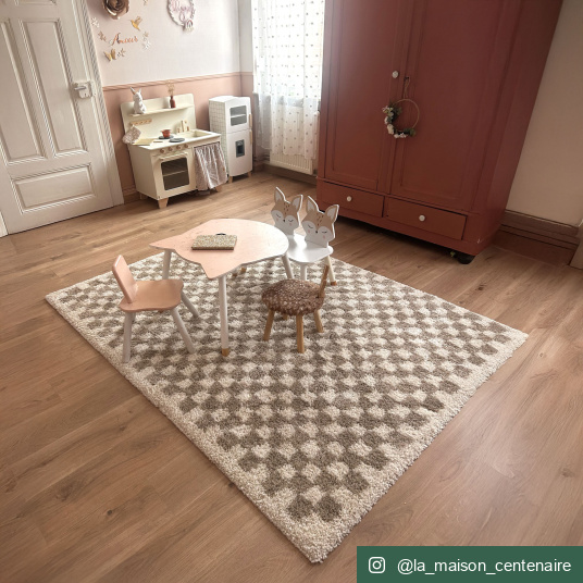 Tapis damier à poils longs - Colorama - Beige rétro - partenariat