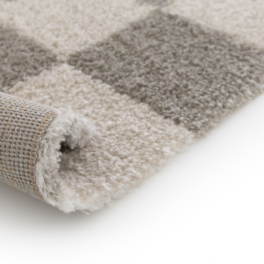 Tapis doux à motif damier en matière recyclée - Damia - Taupe et crème - envers