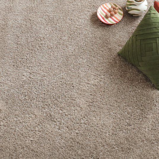 Tapis Back70 Revival shaggy marron tendre, surface épaisse et confortable au style vintage