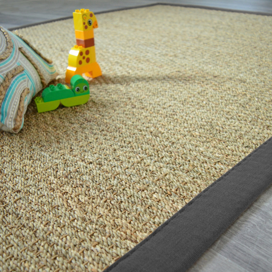 Tapis Jonc de mer Varana panama ganse coton anthracite - Vue de loin