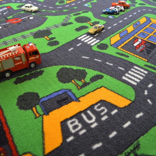 Tapis sur mesure Jeu enfant Circuit voiture - Ville - Vue de loin