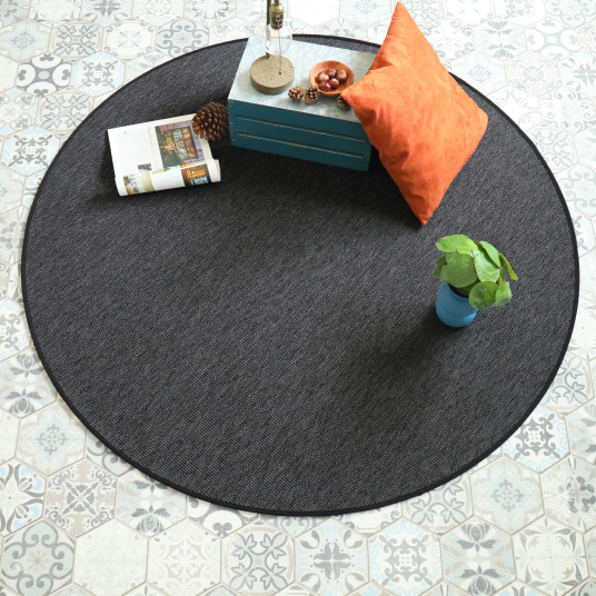 Tapis rond intérieur et extérieur Timika gris ardoise galon noir - vue de loin