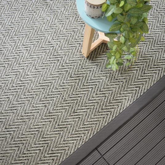 Tapis intérieur / extérieur - Java Chevron silver - Ganse anthracite - vue du dessus