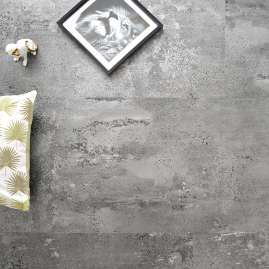 Sol clipsable Performance - Béton gris argenté avec déco contemporaine vue du dessus