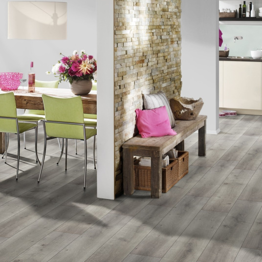 Parquet flottant Stratifié - Chêne Gris Flanelle - Cuisine ouverte