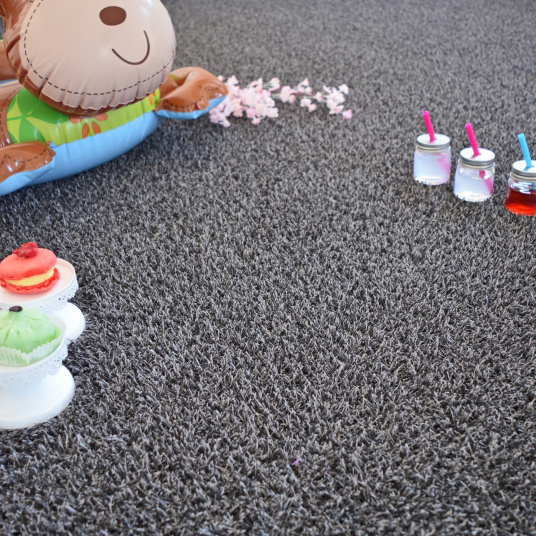 Gazon synthétique Arty 20 mm gris foncé, touche chic pour décoration extérieure