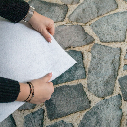Moquette Stand imprimée Chemin pavé – Présentation des motifs et  de l’envers résine
