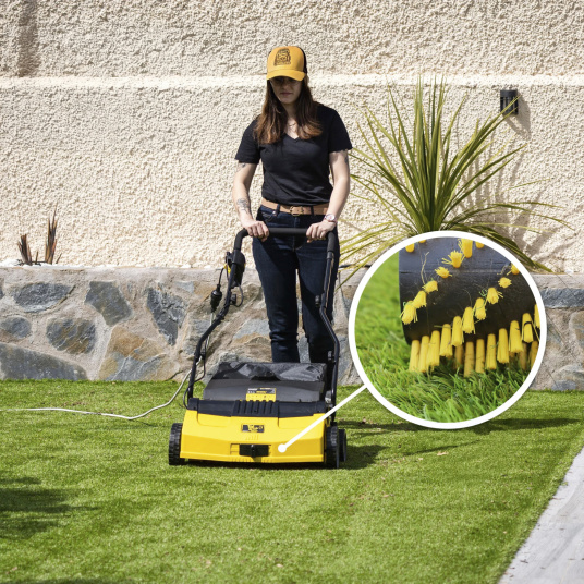 Machine Garland Roll&Comb 502 E-V19 pour redresser et nettoyer le gazon synthétique