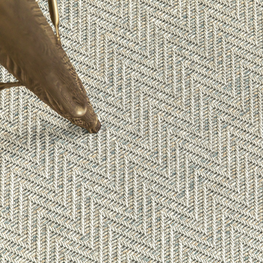 Moquette à la coupe Java Chevron gris grège résistante pour sol intérieur et extérieur