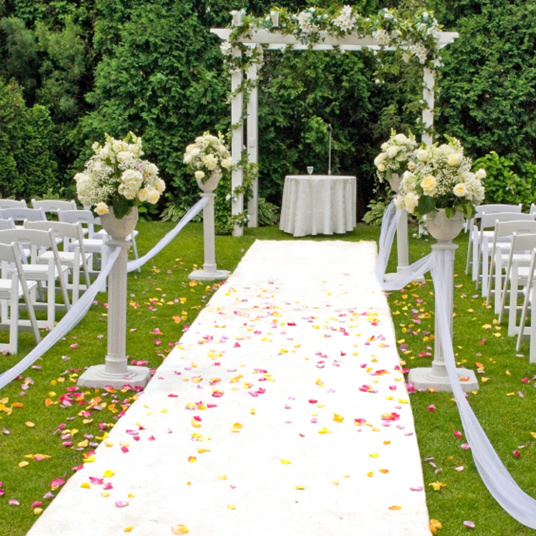 Moquette filmée Stand Event Blanc, allée de mariage chic et chaleureuse
