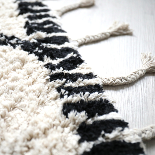 Tapis style Berbère avec franges - Tribal blanc cassé - tranche