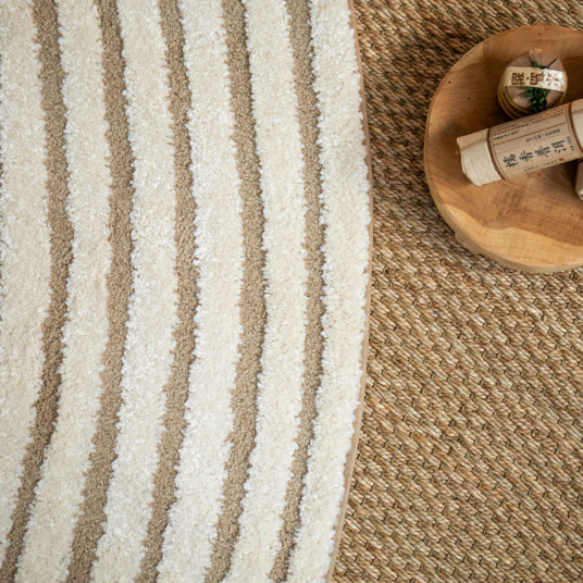 Tapis décoratif Circle cercle crème et beige en forme ovale organique et teintes douces naturelles