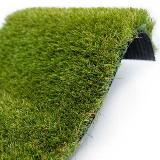 Zoom sur les fibres douces et hautes du Gazon synthétique Plénitude - 45mm