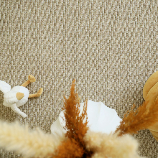 Moquette sisal haut de gamme Terralys Chanvre usage intensif avec décoration naturelle et laine jaune