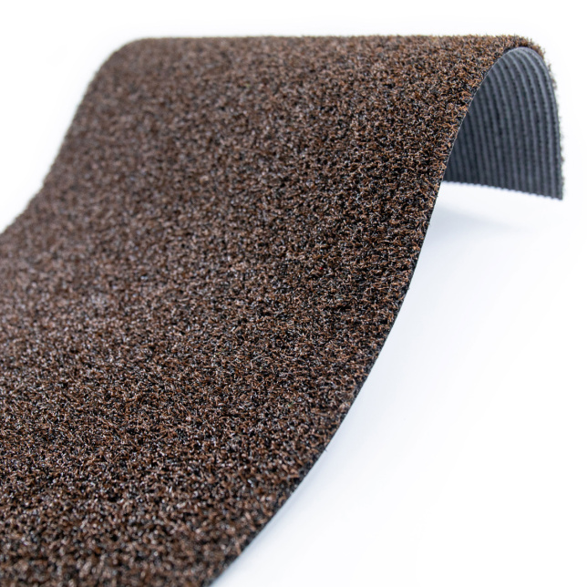 Gazon anti-feu brun classé feu certifié ERP - détail sur la texture