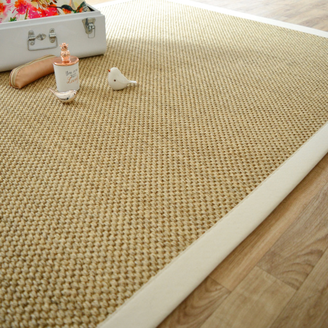 Tapis sisal Kidara naturel ganse écru