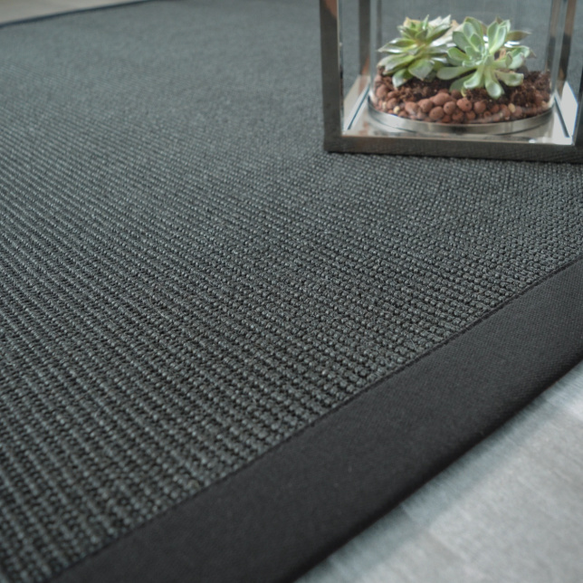 Tapis sisal Yucatan noir ganse coton noire