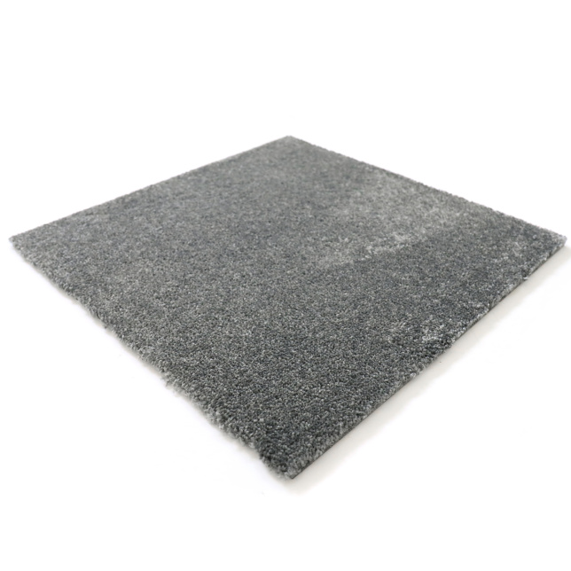 Moquette velours en dalle, coloris gris foncé, isolation phonique renforcée