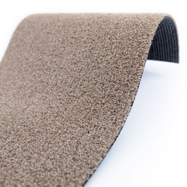 Gazon synthétique taupe 8 mm – revêtement événementiel ERP certifié GRS