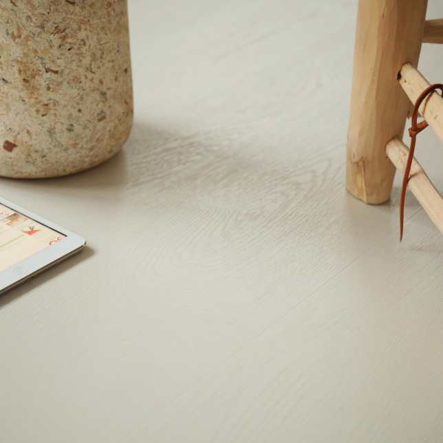 Détail de la surface du Sol Vinyle Résistance Pro - Parquet bois vintage peint - Beige