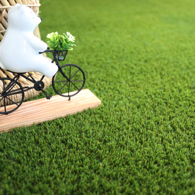 Gazon synthétique Cottage - 38mm, rendu naturel et dense idéal pour balcon ou déco