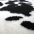 Tapis peau de bte - Imitation vache Holstein - Noir et blanc - gros plan