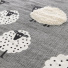 Tapis chambre d'enfant - Petits moutons - Gris et beige - gros plan