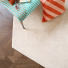 Tapis hexagonal en matire recycle Re-life beige nude - vue du dessus