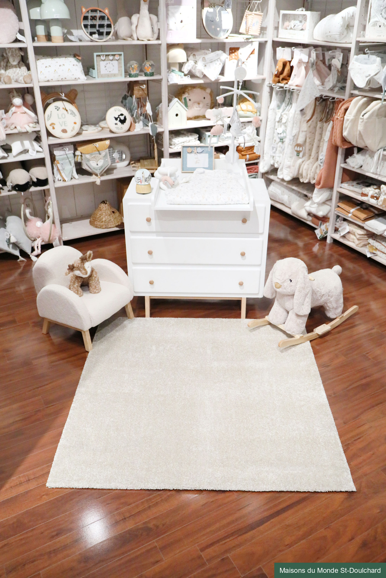 Tapis sur mesure Lumicolor beige clair  - vue de loin