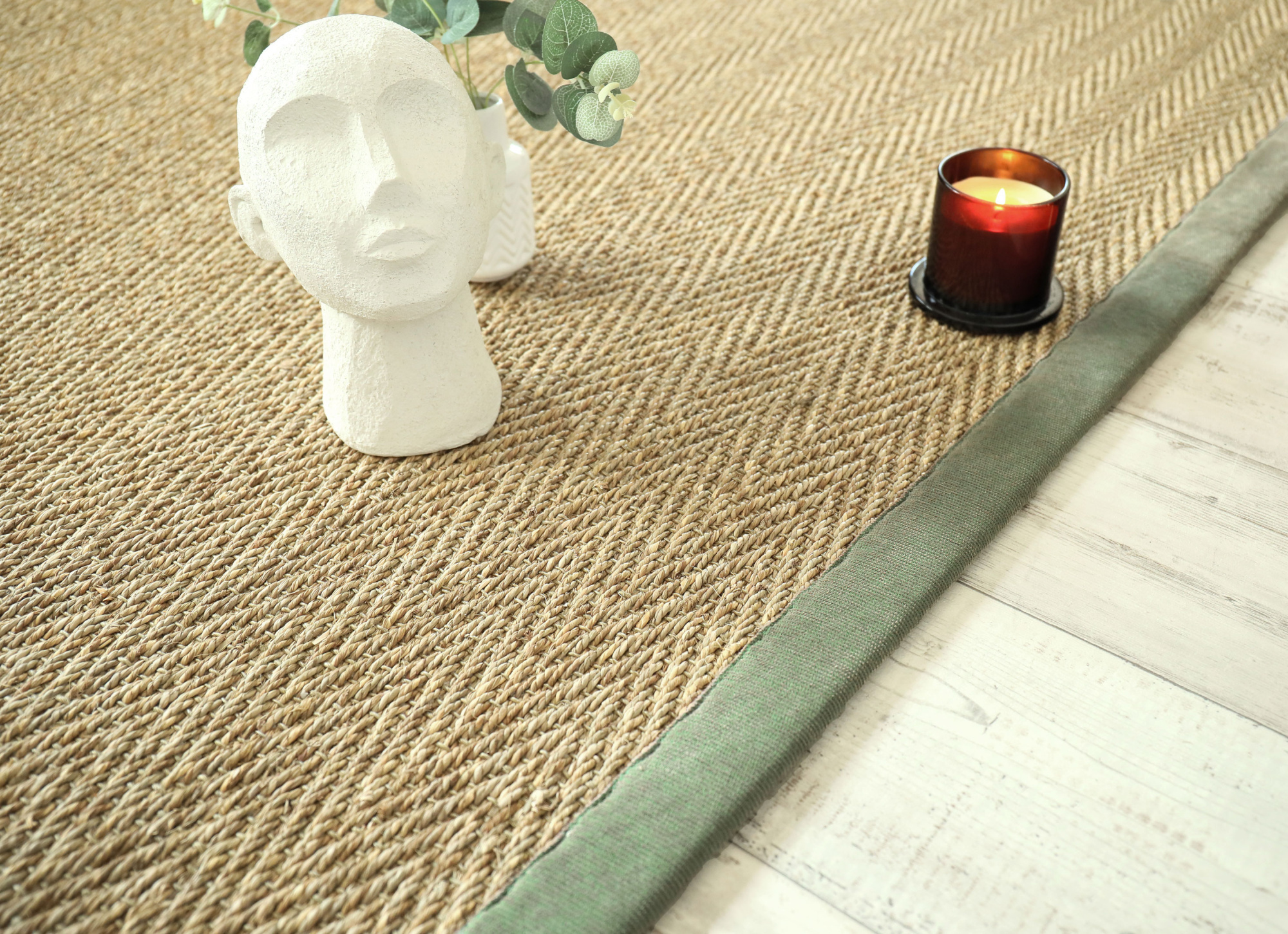 Tapis sur mesure jonc de mer Bihar fin chevron