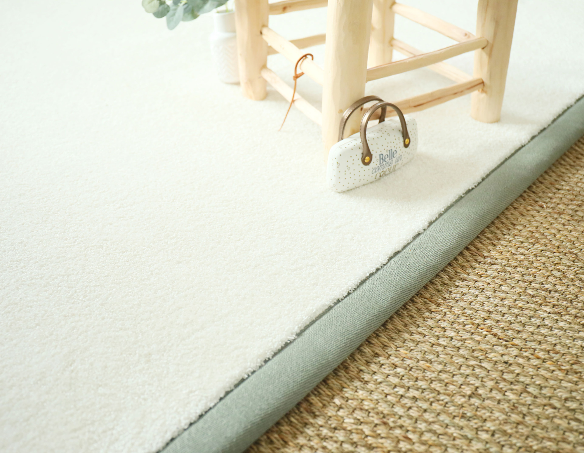 Tapis sur mesure doux poils longs Touch blanc crème