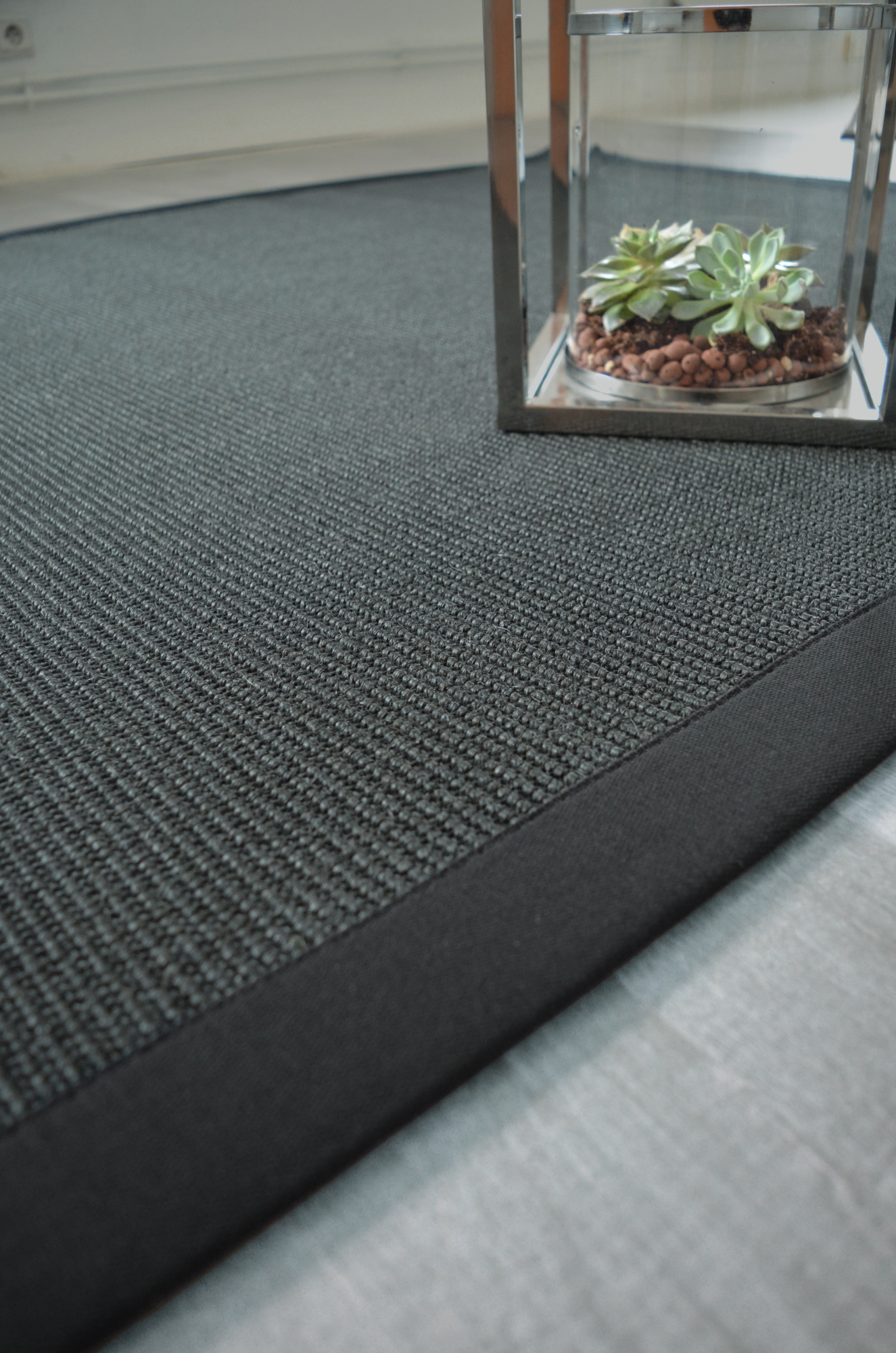 Tapis sur mesure Sisal Yucatan noir
