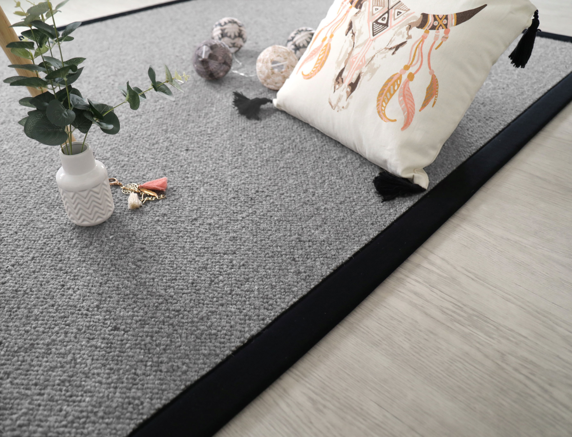 Tapis sur mesure Pure laine Latoon gris foncé