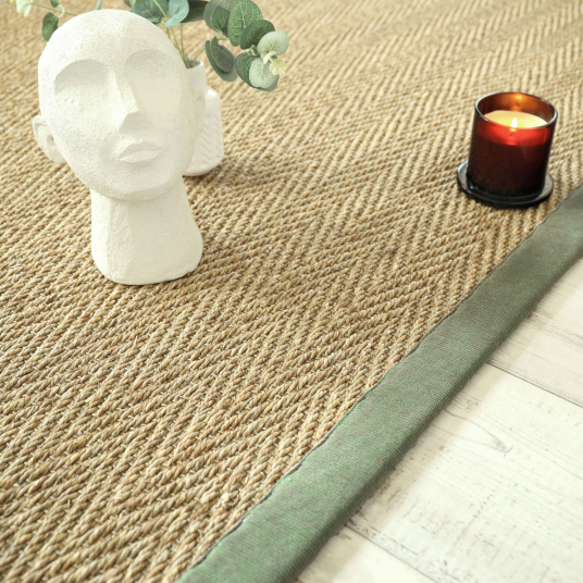 Tapis sur mesure jonc de mer Bihar fin chevron