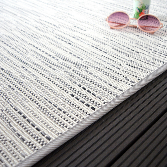 TAPIS SUR MESURE - Blanc - Galon synthétique - Gris